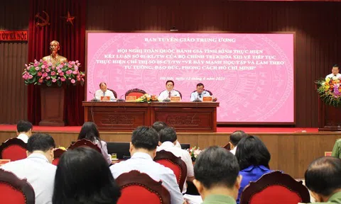 Mỗi cán bộ, đảng viên phải nêu cao tinh thần nêu gương trong học tập và làm theo Bác