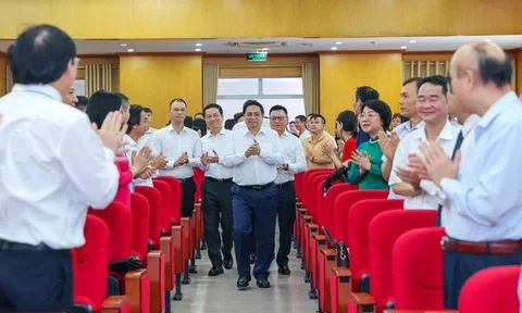 Thủ tướng: Tạo điều kiện tốt nhất có thể để xây dựng nền báo chí cách mạng, chuyên nghiệp, nhân văn, hiện đại