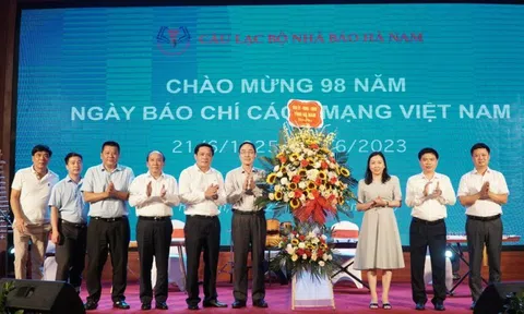 Lãnh đạo tỉnh Hà Nam gặp mặt chúc mừng các nhà báo trong Câu lạc bộ Nhà báo Hà Nam