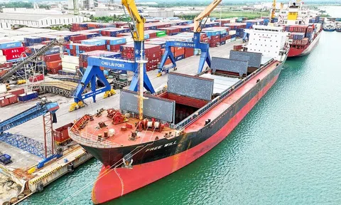 Cảng Chu Lai khai thác hiệu quả nguồn hàng khoáng sản từ Lào