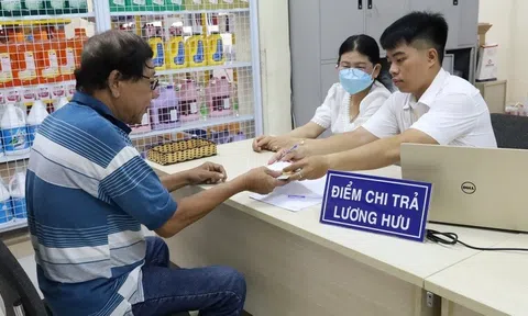 Bảo hiểm xã hội Việt Nam: Thực hiện chi trả lương hưu, trợ cấp BHXH theo mức mới cho 100% người hưởng đăng ký nhận qua tài khoản