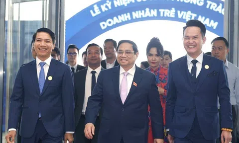 Thủ tướng: Xây dựng cộng đồng doanh nhân trẻ mạnh mẽ, bền vững, trách nhiệm