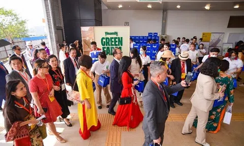 Vinamilk đồng hành cùng kiều bào trải nghiệm tuyến Metro Bến Thành - Suối Tiên