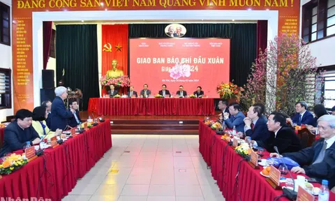 Tiếp tục xây dựng nền báo chí chuyên nghiệp, nhân văn, hiện đại trong tình hình mới