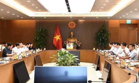 Nghiên cứu sửa đổi chính sách pháp luật liên quan và thanh tra xử lý nghiêm hành vi đầu cơ, thao túng giá vàng