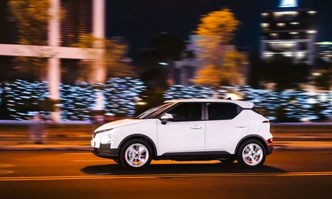 Tài xế xe điện: ‘1 vốn 4 lời’ khi chạy dịch vụ bằng VinFast VF 5 Plus