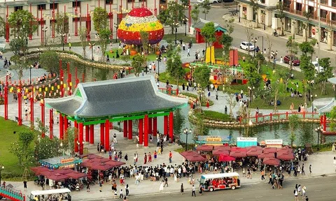 Phố đi bộ - Công viên Vũ Yên đón lượt khách “khủng” 100.000 người ngày khai trương