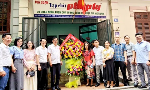 Lãnh đạo Hội Luật gia Việt Nam thăm và chúc mừng Tạp chí Pháp lý nhân Ngày Báo chí cách mạng Việt Nam