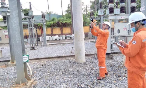 Điện lực Hòa Bình tuyên truyền tiết kiệm điện và đảm bảo an toàn điện trong mùa mưa bão