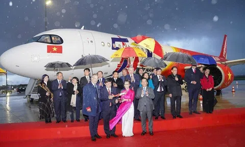 Airbus và Vietjet bàn giao tàu bay mới mang hình ảnh kỷ niệm 50 năm quan hệ ngoại giao Việt Nam - Pháp