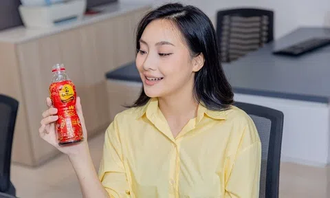 Người trẻ tìm cách thanh lọc cơ thể, nỗ lực làm việc và mong chờ thưởng tết