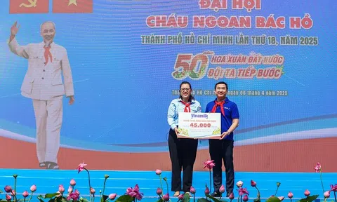 Vinamilk tặng 50.000 hộp sữa cho thiếu nhi TP.HCM nhân sự kiện 50 năm thống nhất đất nước