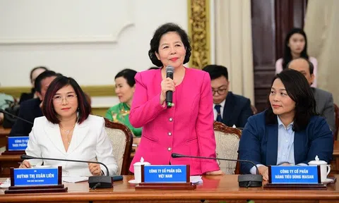Vinamilk được vinh danh là doanh nghiệp tiêu biểu của TP.HCM nhân kỷ niệm 50 năm thống nhất đất nước
