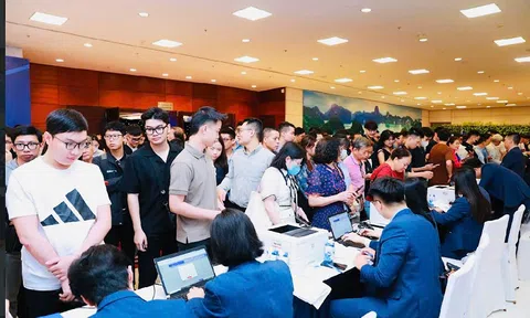 Gần nửa vạn cổ đông MB tham dự nhận 500.000 đồng, bàn chuyện chia cổ tức 35%