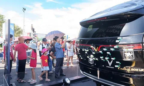 Chuyên gia xe ấn tượng về Lạc Hồng 900 LX: Nâng tầm công nghệ, kỹ thuật và độ hoàn thiện của ô tô Việt Nam