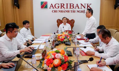 Chủ tịch HĐTV Agribank làm việc tại các chi nhánh trên địa bàn tỉnh Nghệ An, kịp thời chỉ đạo khắc phục hậu quả do bão lũ