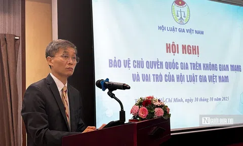Bảo vệ chủ quyền trên không gian mạng: "Khẩu súng" của ta có thể là bàn phím
