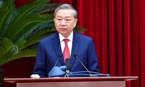 Bộ Chính trị: Sửa Luật Đất đai trong 2026, thí điểm thuê, bổ nhiệm giám đốc doanh nghiệp nhà nước