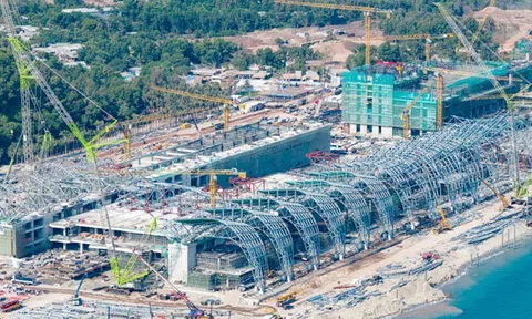 “Đại công trường” APEC tại Phú Quốc: Trung tâm hội nghị lợp mái, sân bay xong sân đỗ