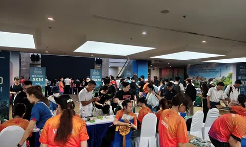 Hàng nghìn runner nhận BIB VnExpress Marathon Green Paradise Cần Giờ, háo hức trải nghiệm siêu đô thị ESG++