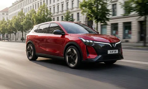 Trang bị “đúng thứ người dùng cần”, giá ưu đãi, chuyên gia đánh giá VinFast VF 8 mới là chiếc SUV thực dụng không nên bỏ lỡ