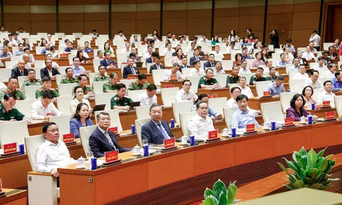 Quán triệt Nghị quyết 10-NQ/TW: Chuyển mạnh từ thu hút FDI sang phát triển hệ sinh thái kinh tế có vốn đầu tư nước ngoài