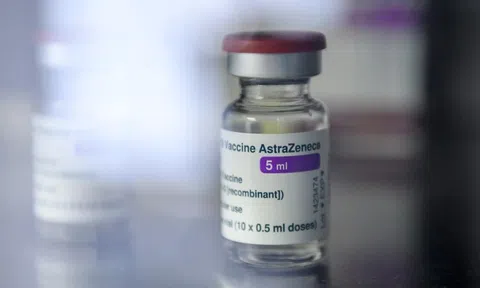WHO xem xét lại hiệu quả vaccine COVID-19 AstraZeneca