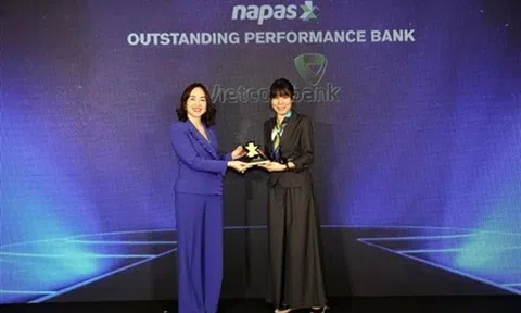 VIETCOMBANK ĐƯỢC VINH DANH TRONG CÁC GIẢI THƯỞNG QUAN TRỌNG DÀNH CHO SẢN PHẨM THẺ