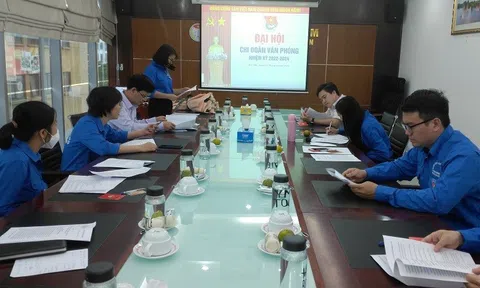 Đoàn viên Chi đoàn Văn phòng TW Hội Luật gia Việt Nam với bản lĩnh chính trị vững vàng quyết tâm phát huy tinh thần xung kích sáng tạo của tuổi trẻ.