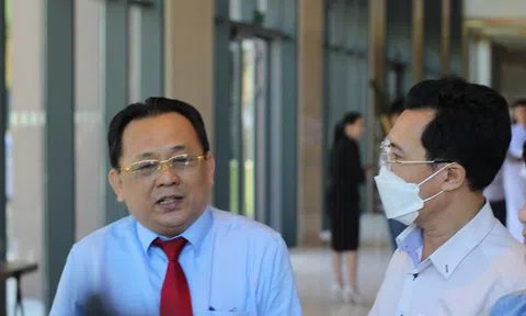 Phó Chủ tịch thường trực UBND tỉnh, ông Lê Hữu Hoàng: Khánh Hòa đang xin ý kiến Trung ương và Chính Phủ tích cực tháo gỡ khó khăn cho các DN bất động sản du lịch