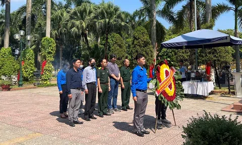 Trung ương Hội Luật gia Việt Nam dâng hương tưởng nhớ các Anh hùng liệt sĩ