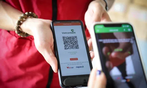 Vietcombank và J&T Express tiên phong ứng dụng QR động trong thanh toán đơn hàng