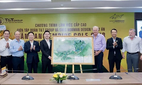 Cú swing đầu tiên của huyền thoại Greg Norman tại sân golf Văn Lang Empire
