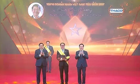 Chủ tịch HĐQT THACO Trần Bá Dương được vinh danh Top 10 Doanh nhân Việt Nam tiêu biểu năm 2022