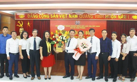 Phó Bí thư Đảng uỷ CQTW Hội Luật gia VN: Kỳ vọng Chi bộ Văn phòng là đầu tàu trong kỷ cương, đổi mới, sáng tạo và chuyển đổi số.
