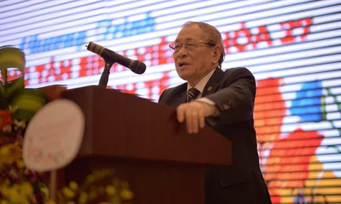 Khoa Kinh tế tổ chức chương trình chào mừng tân sinh viên khoá 27