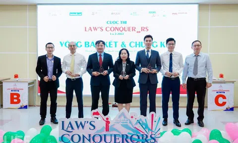 Khép lại cuộc thi “Law’s Conquerors mùa 3” với thành tích ấn tượng đến từ đội chủ nhà UEF