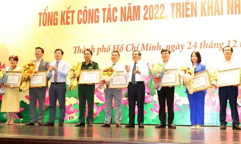 Báo chí phải đồng hành, vì lợi ích quốc gia, dân tộc