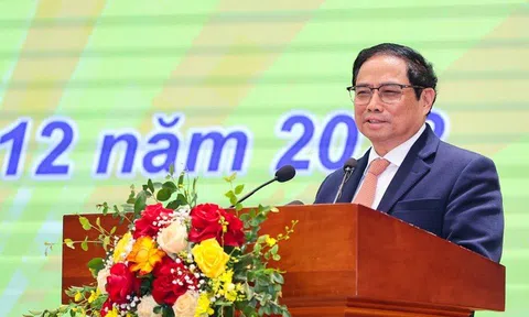 Thủ tướng: Bảo đảm an ninh tiền tệ, an toàn hệ thống và thanh khoản ngân hàng thông suốt trong mọi tình huống
