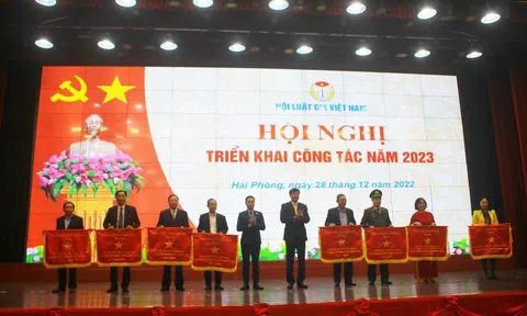 Hội Luật gia Việt Nam tôn vinh 143 tập thể và 611 cá nhân hoàn thành xuất sắc nhiệm vụ.