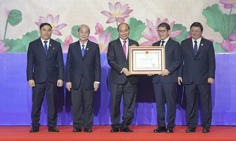 THACO kỷ niệm 25 năm thành lập, nhận Huân chương Lao động hạng Nhất