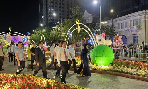 TPHCM: Đường hoa Nguyễn Huệ đón Xuân Quý Mão 2023