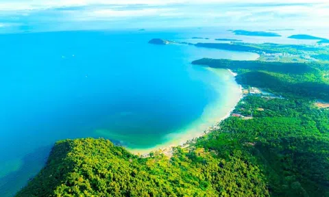 Sun Group năm thứ 5 đồng hành cùng Fashion Voyage, biến Nam Phú Quốc thành “kinh đô” lễ hội