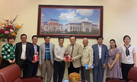 Đại học Bách Khoa Quế Lâm Trung Quốc đến thăm và làm việc tại trường Đại học Kinh doanh và Công nghệ Hà Nội