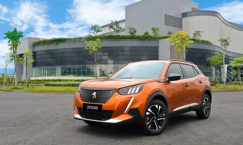 THACO AUTO tặng xe Peugeot 2008 cho vận động viên điền kinh Nguyễn Thị Oanh