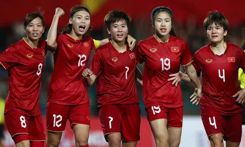 THACO tặng 1 tỷ đồng cho đội tuyển bóng đá nữ Việt Nam