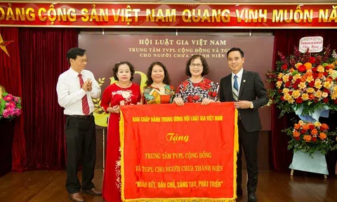 Dấu ấn 10 năm tận tụy trợ giúp pháp lý cho cộng đồng