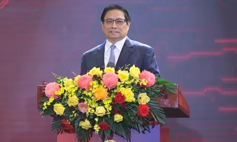 Thủ tướng: Đẩy mạnh số hóa giao dịch bất động sản, làm sạch dữ liệu người giao dịch chứng khoán