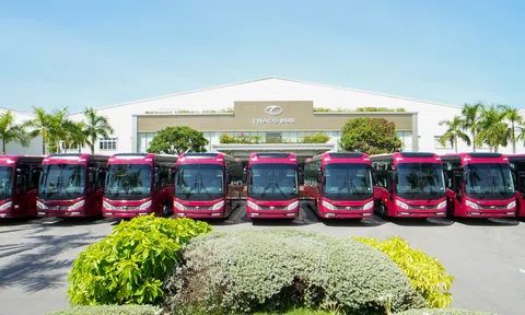 Ra mắt xe bus giường nằm cao cấp THACO tại Philippines