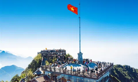 Tưng bừng đón xuân với Lễ hội Khèn hoa và Hội Xuân Mở Cổng trời Fansipan